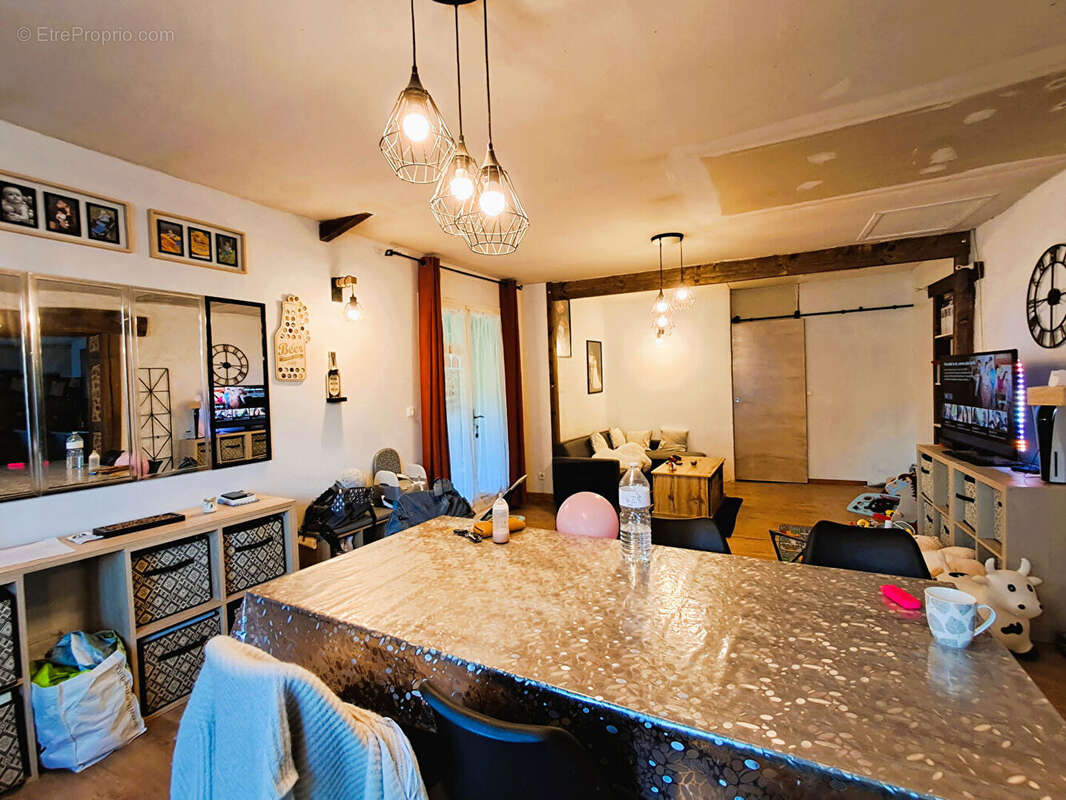 Maison à SAINT-HILAIRE-LES-PLACES