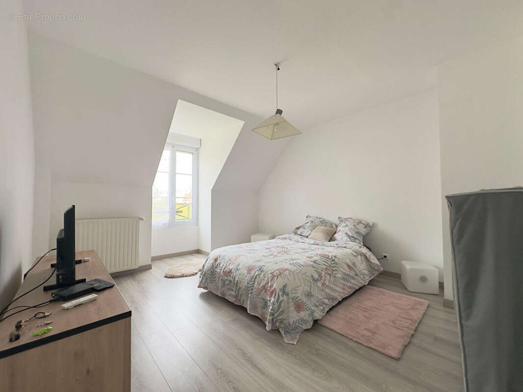 Maison à LA CELLE-SUR-MORIN