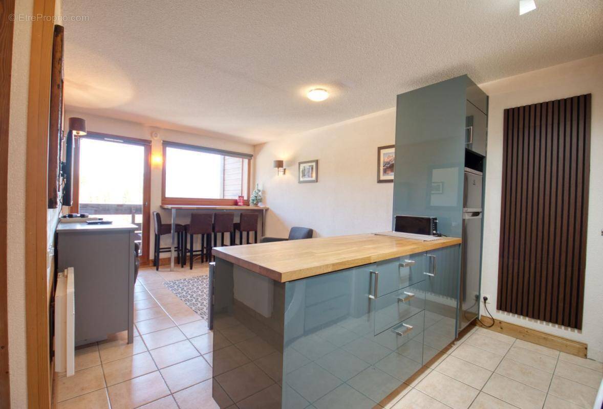 Appartement à MORILLON