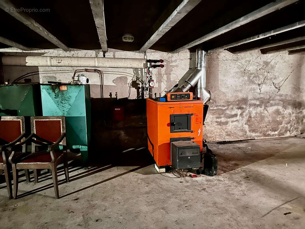 Commerce à SAINT-BRESSON