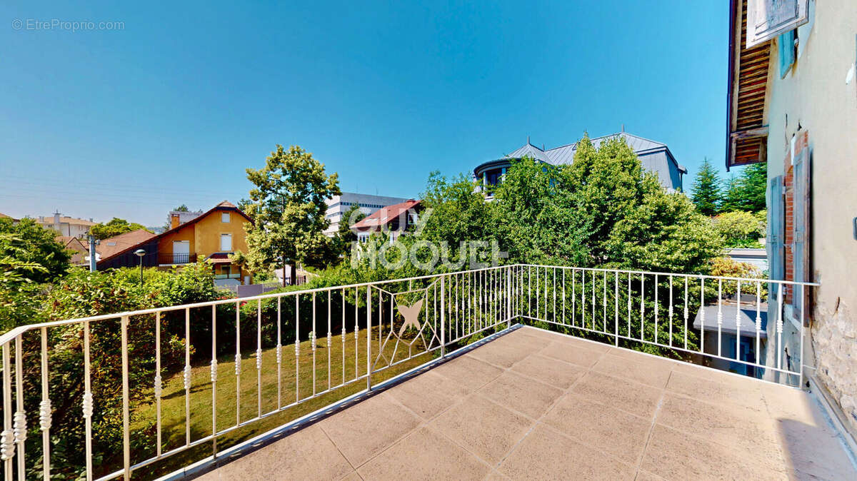 Ancien Hotel Particulier - 258 m² Habitables, 392,66 m² de surface hors combles - photo 4