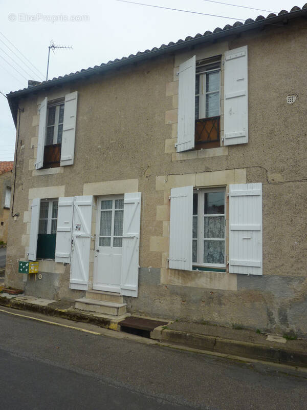 Maison à MONTMORILLON