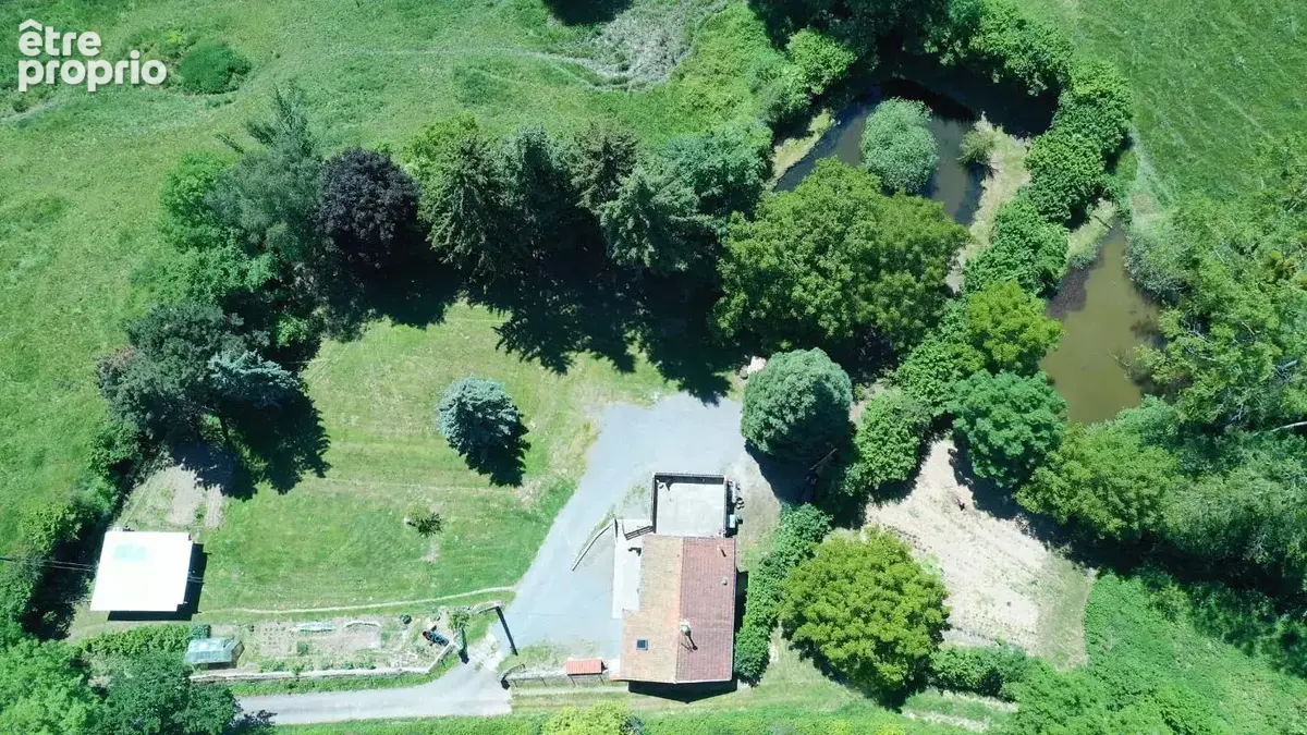 Maison en pleine nature sur un terrain arboré de 3551 m² - photo 4