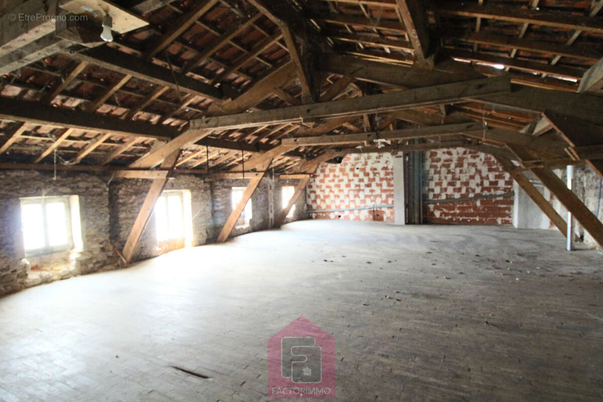 Appartement à PUY-L'EVEQUE