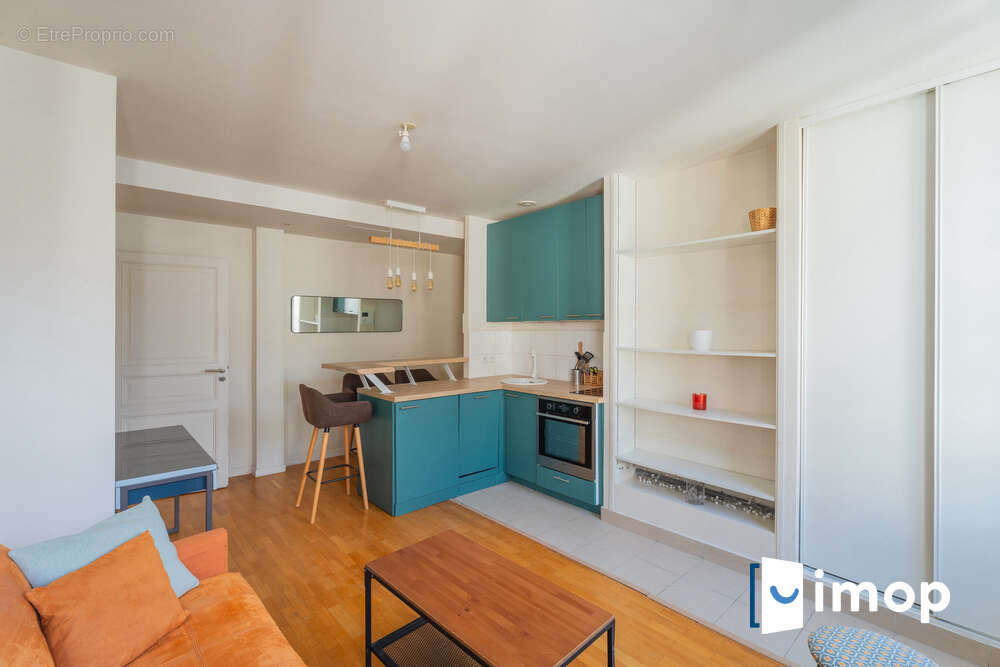 Appartement à PARIS-17E