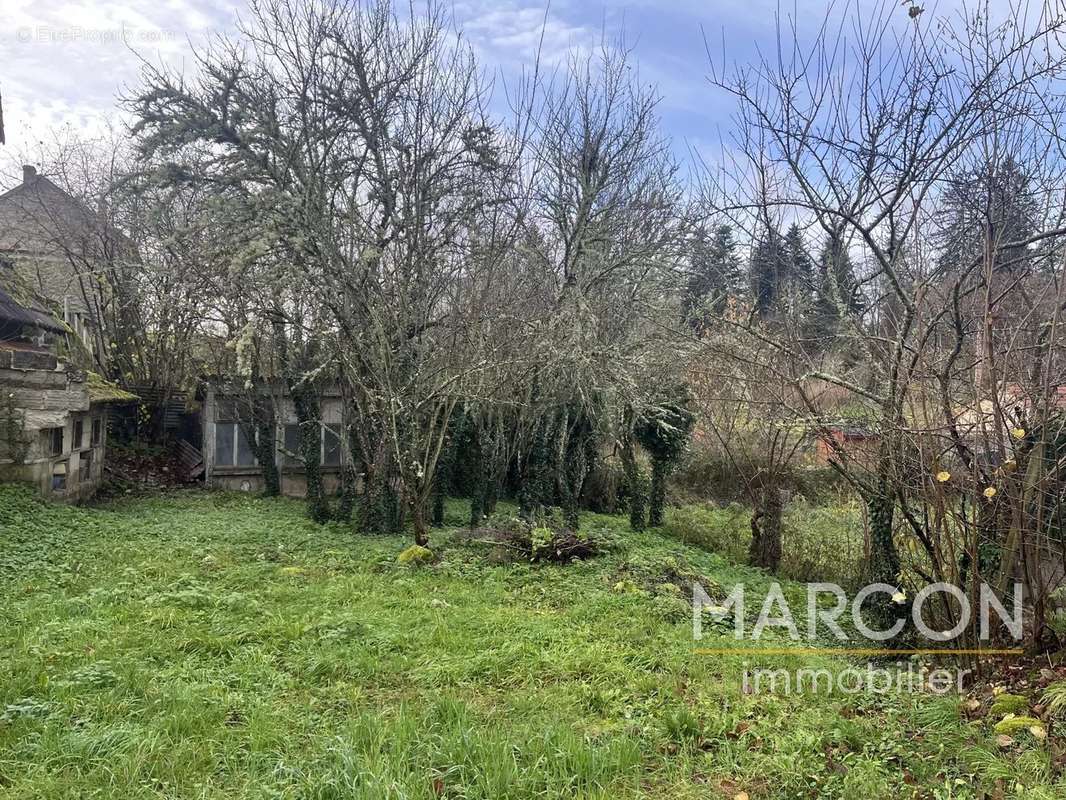 Maison à MOUTIER-ROZEILLE