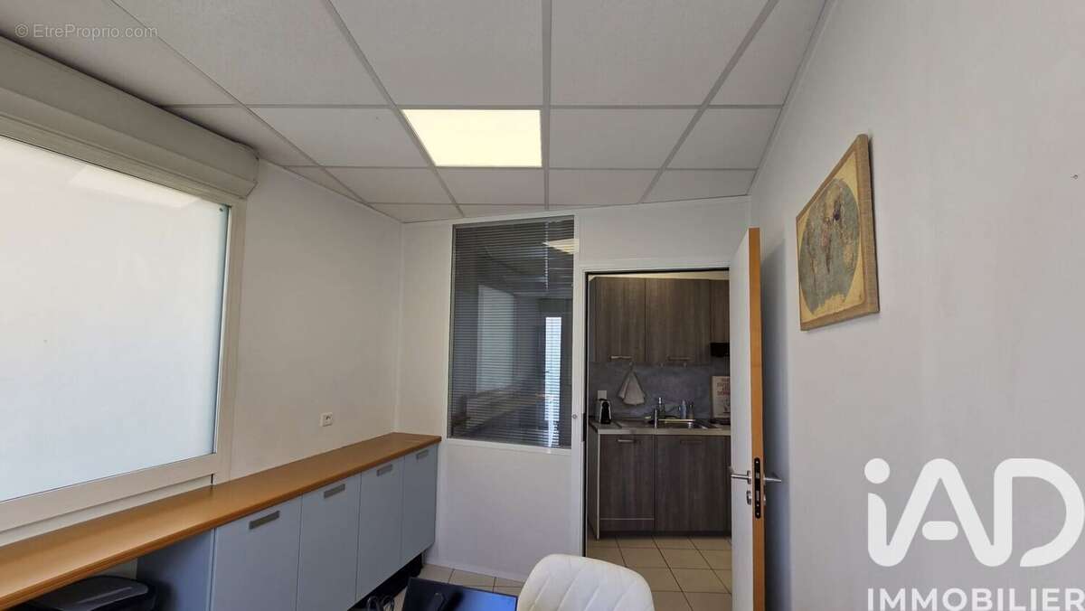 Commerce 43 m² à Sevran  - photo 4