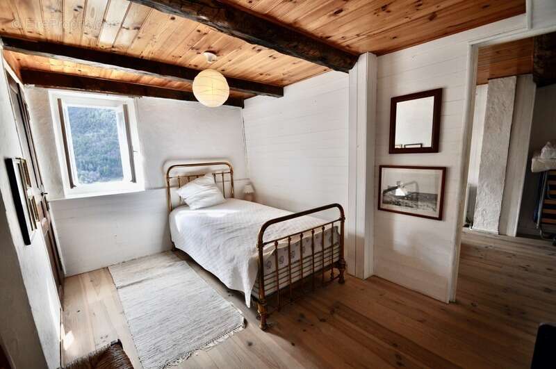 Dpt Alpes de Haute Provence (04), à vendre Proche Annot  Maison de charme en pierres 6 pièces 110 m² Terrasse, Vue - photo 12