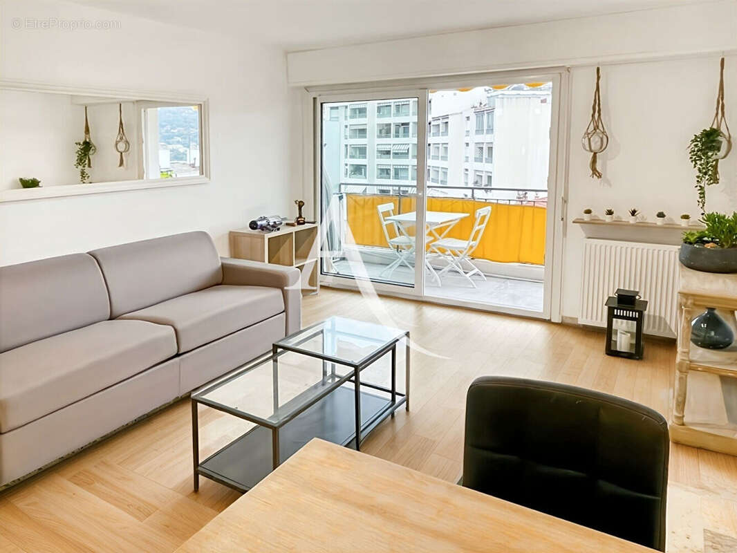 Appartement à LE CANNET