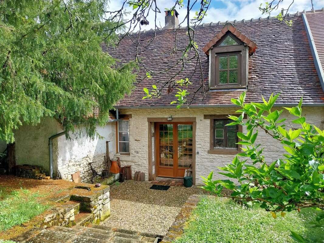 Maison à MEZIERES-EN-BRENNE