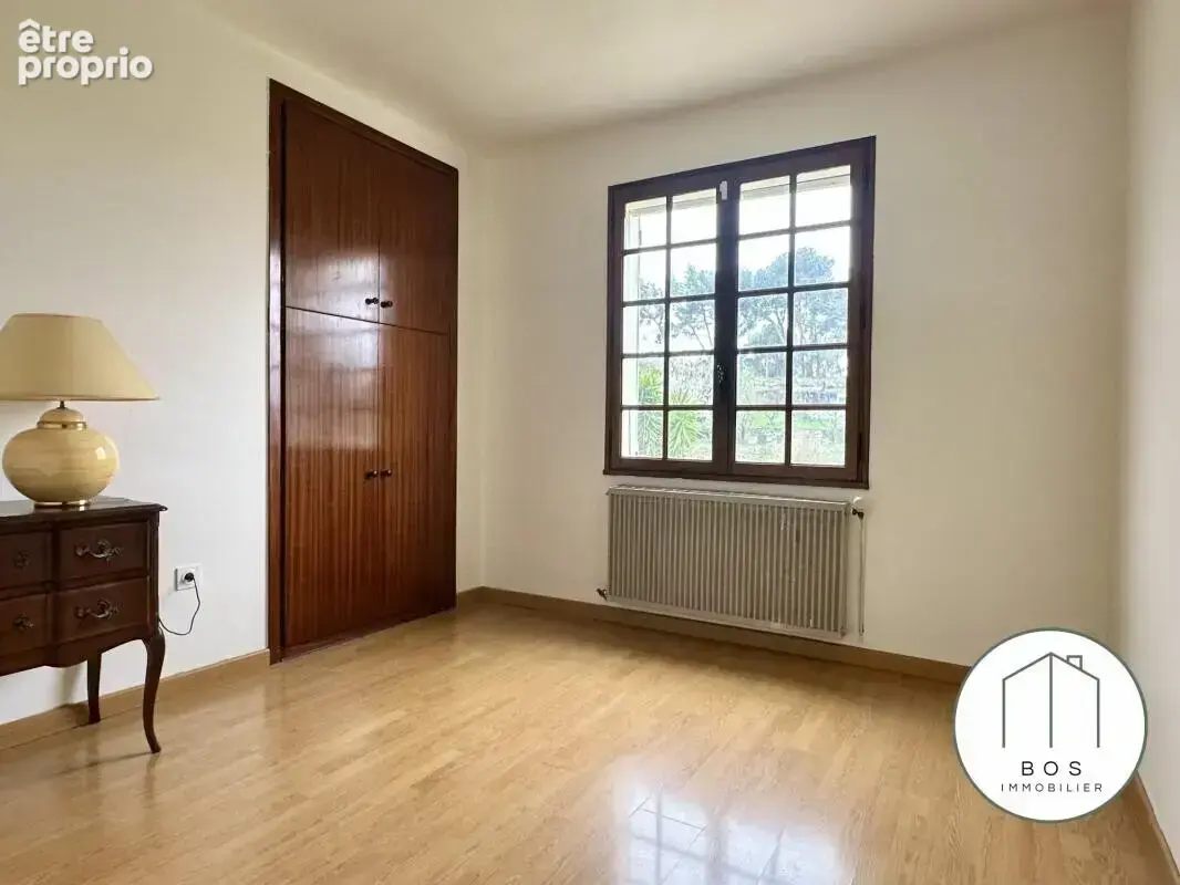 Villa avec piscine et garage - photo 24