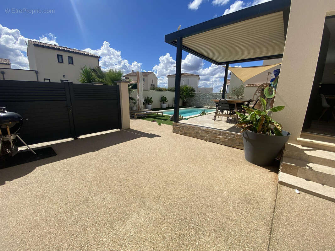 Maison à BELLEGARDE