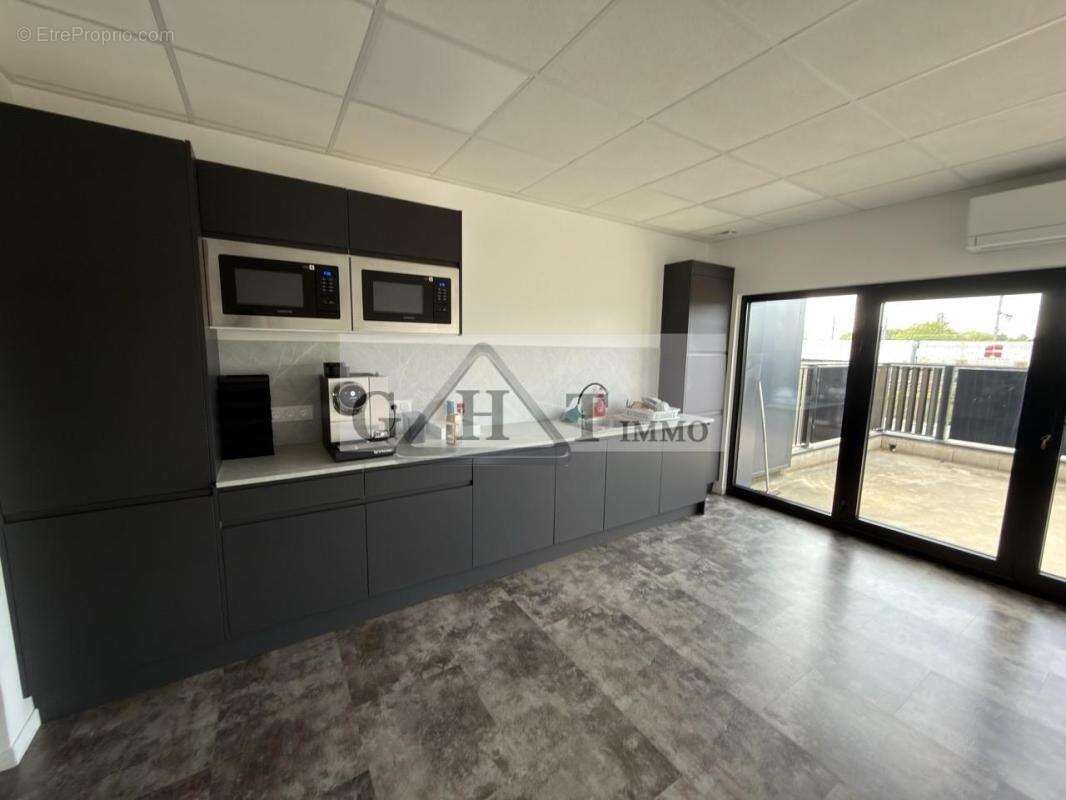 Commerce à VIGNEUX-SUR-SEINE