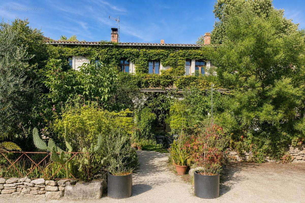 Maison à MONTOLIEU