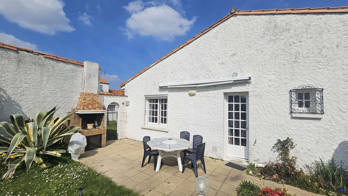 Maison à VAUX-SUR-MER