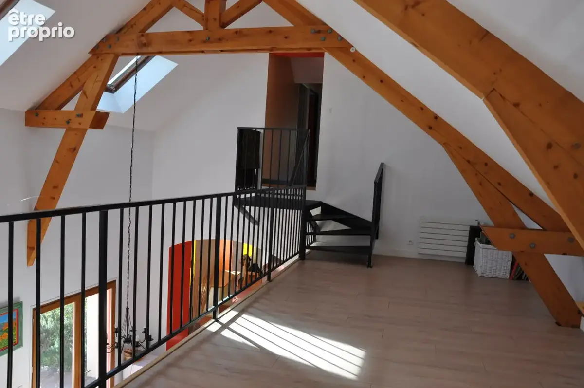 Belle villa atypique de 165 m2, avec une parcelle de terrain de 12327 m2 - photo 11