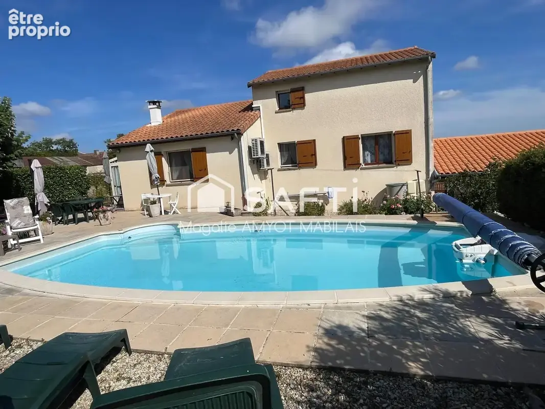Photo 1 - Maison à JUILLAC-LE-COQ