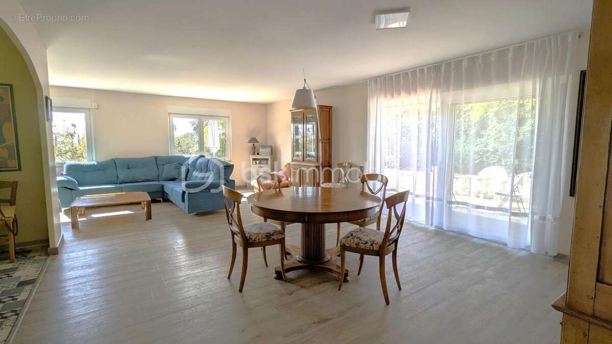 Maison à COMBAILLAUX