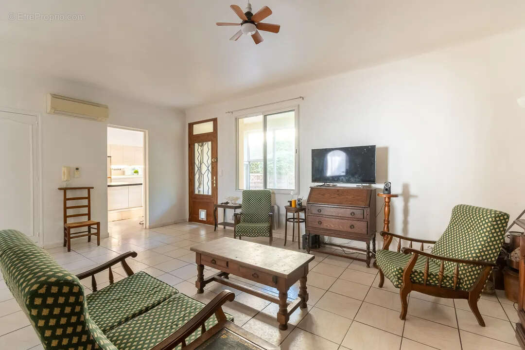 Appartement à SIX-FOURS-LES-PLAGES