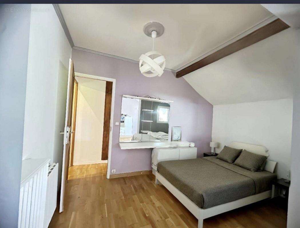 Maison à VILLETANEUSE