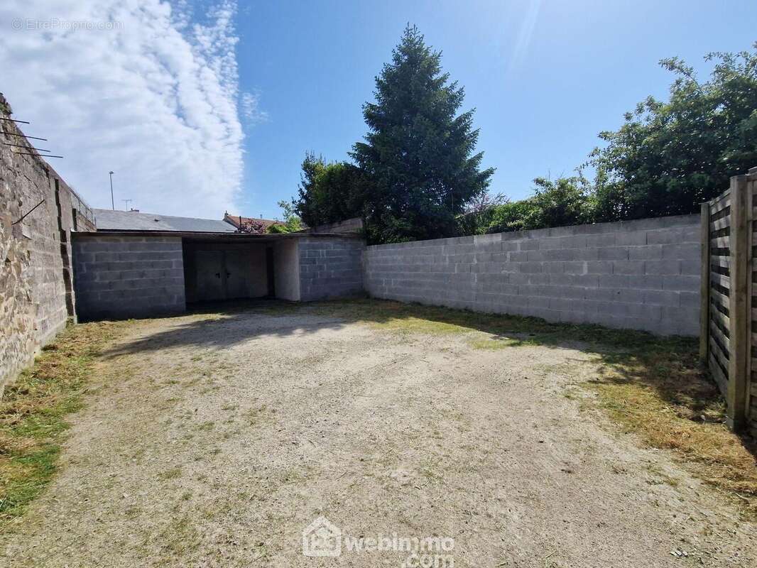 Espace dédié au stationnement - Appartement à LA ROCHE-SUR-YON