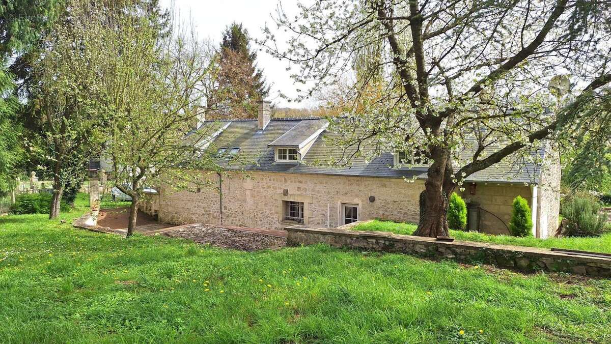 HAUTEFONTAINE – Authentique longère avec du cachet ! - photo 5