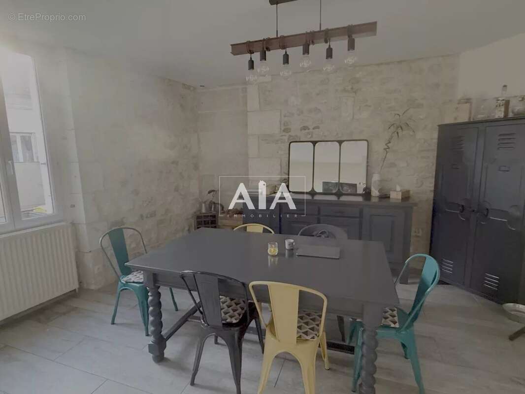 Maison à MAGNAC-SUR-TOUVRE