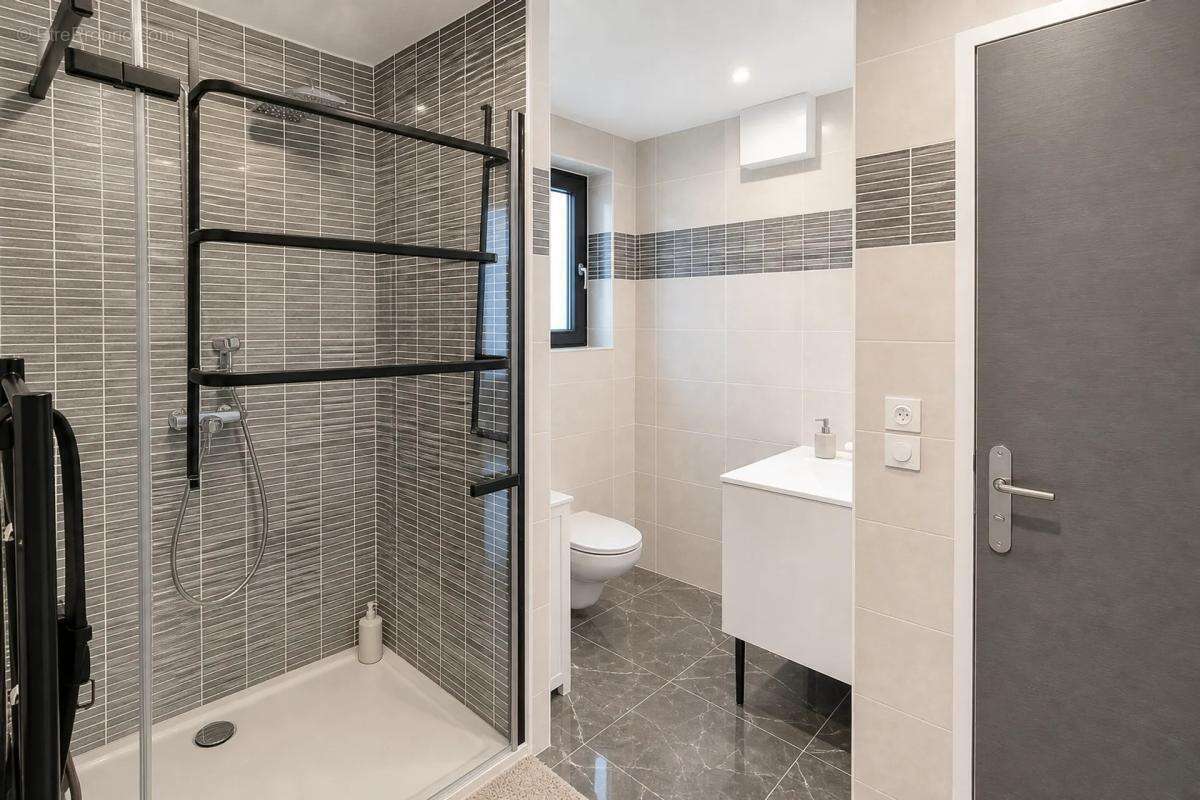 Maison de 6 pièces de 145 m² à Conches-en-Ouche - photo 11