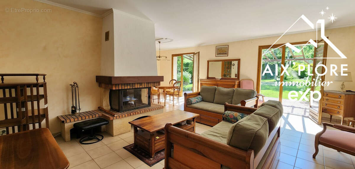 Maison à JACOB-BELLECOMBETTE