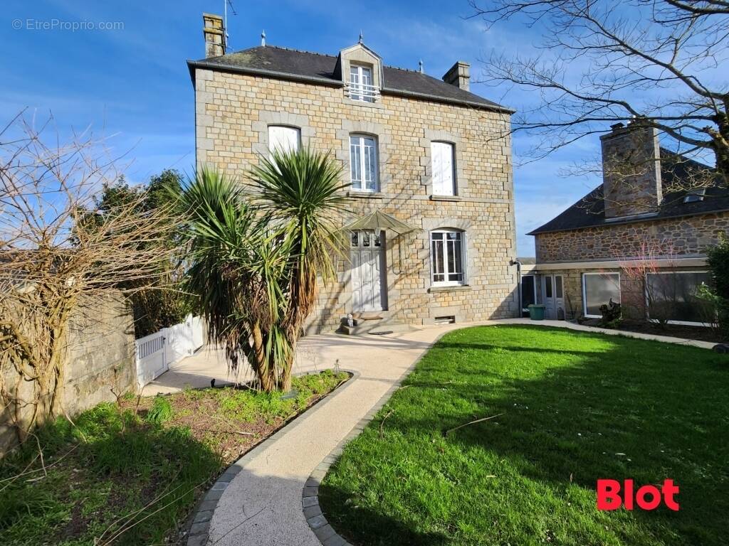 Maison à LECOUSSE