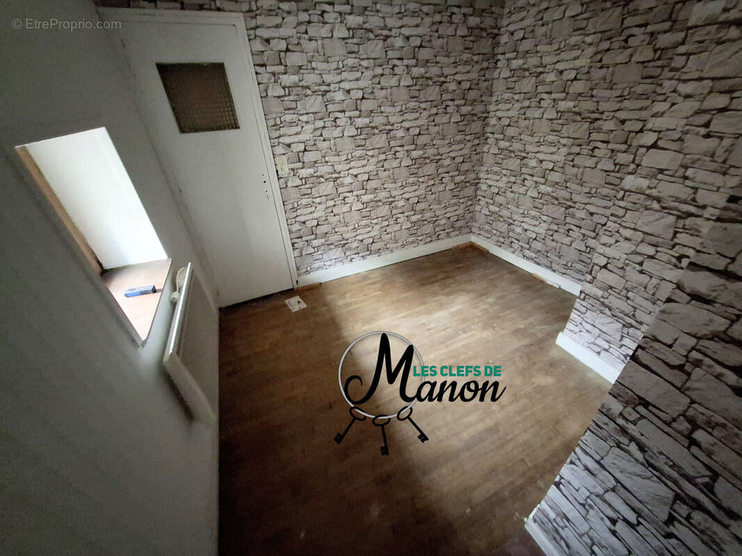 Maison à SAINT-LEGER-LA-MONTAGNE