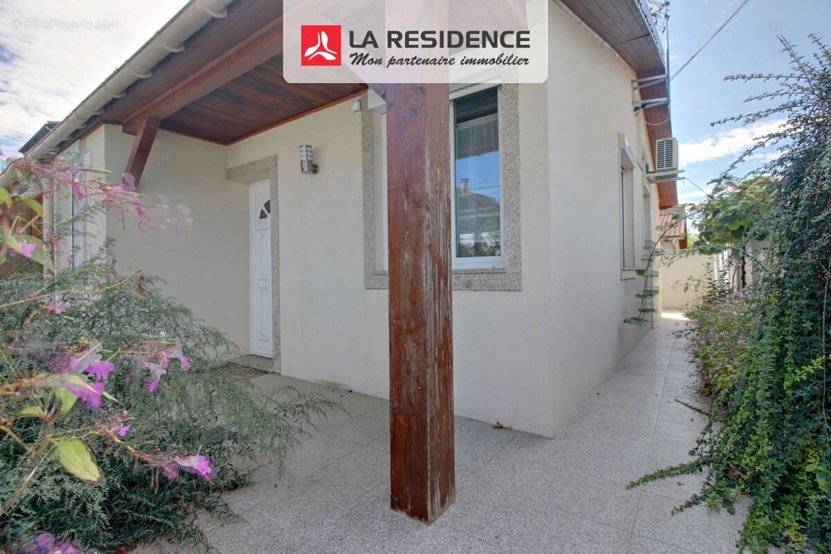 Maison à SARTROUVILLE