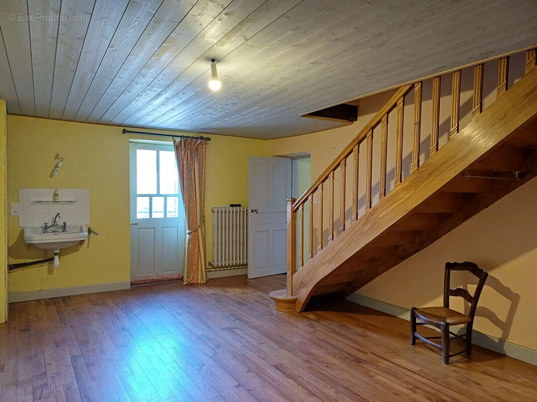 Maison à PEYRUSSE-LE-ROC