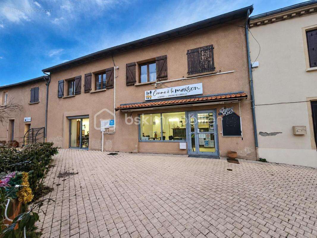 À Vendre : Fond de Commerce “Épicerie / Restaurant' – Centre de Cordelle - photo 4