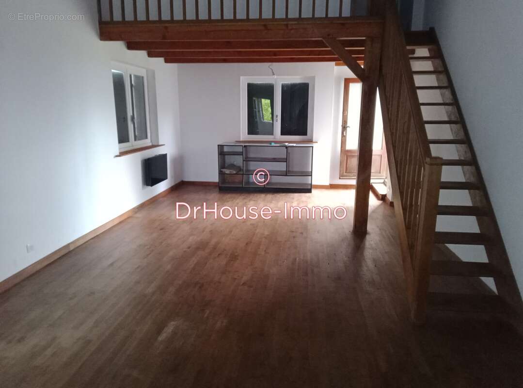 Maison à LA CHAPELLE-SAINT-GERAUD