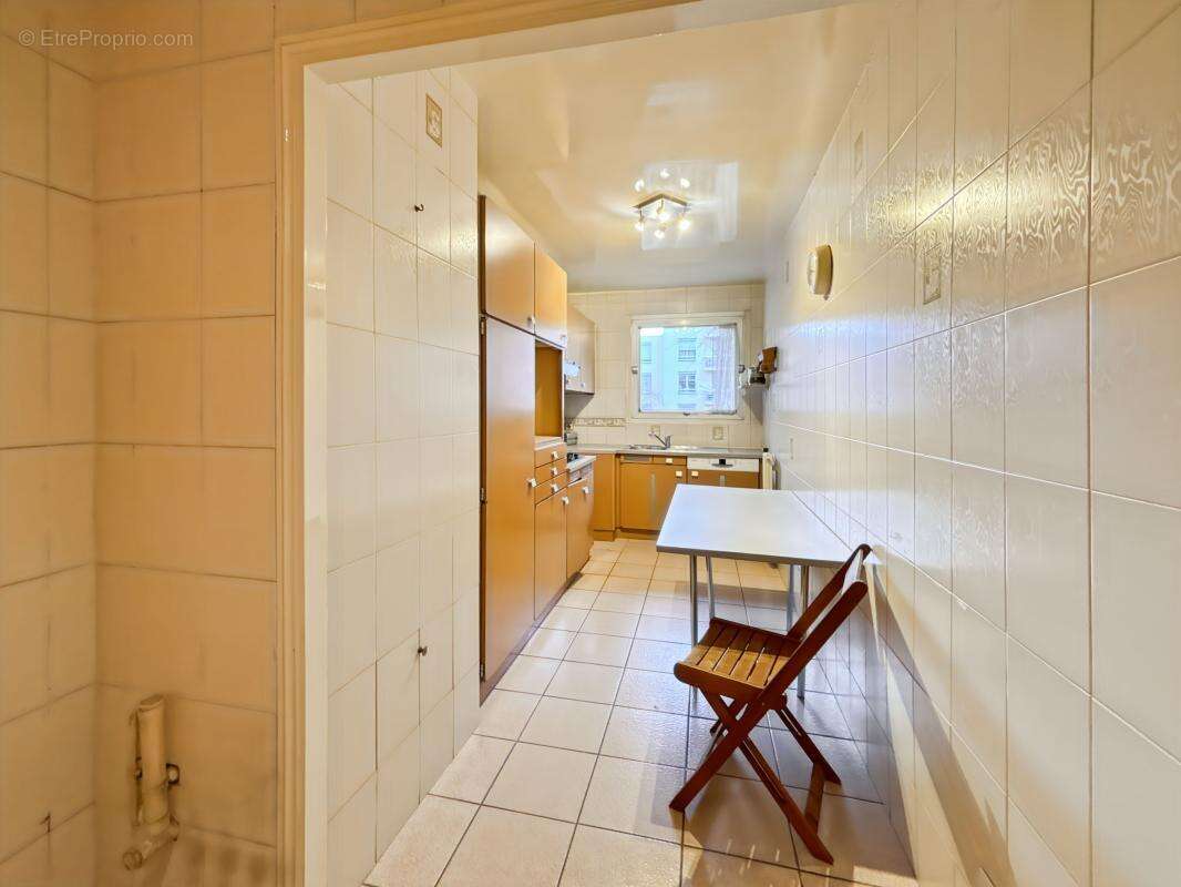 Appartement à PARIS-20E