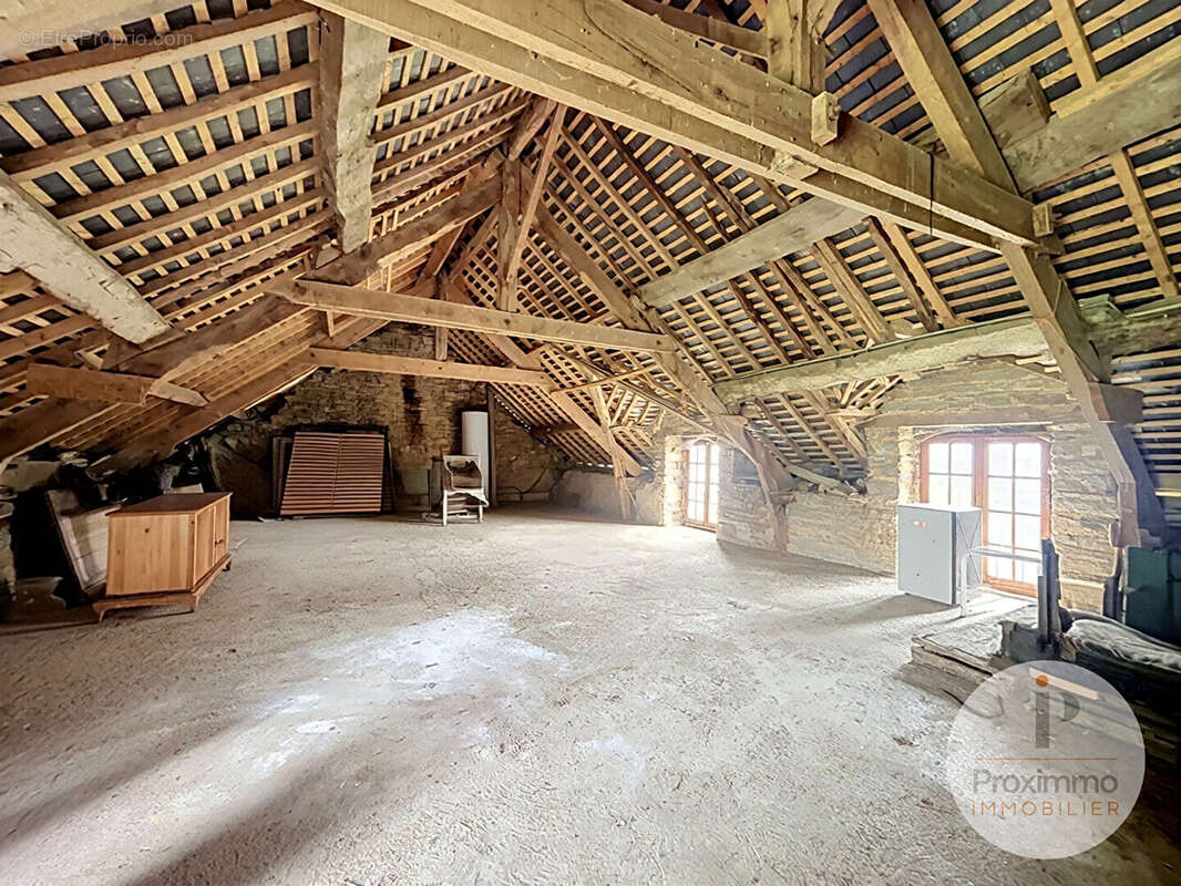 Maison à CARENTOIR