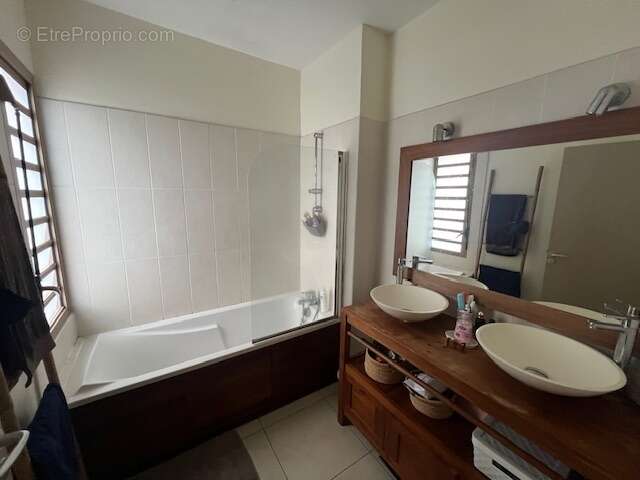 Appartement à SAINT-DENIS