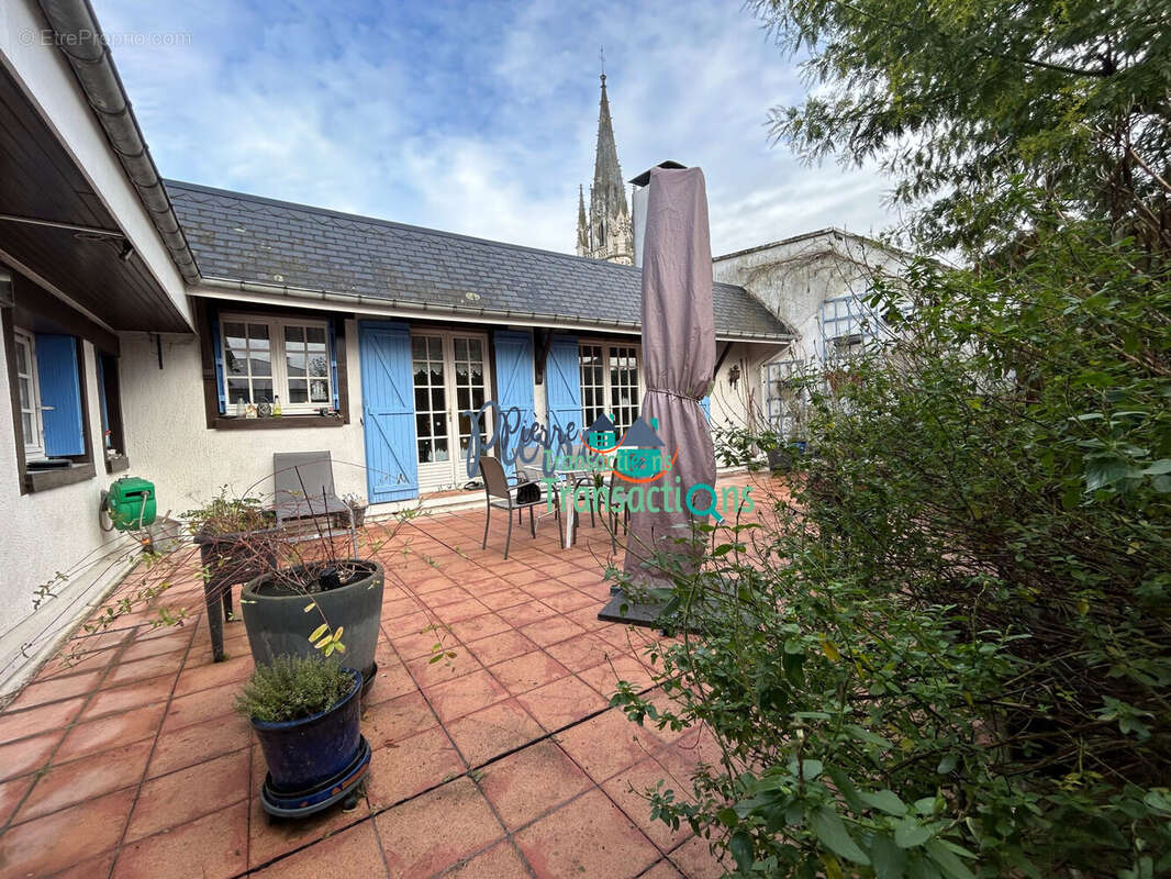 Maison à LILLEBONNE