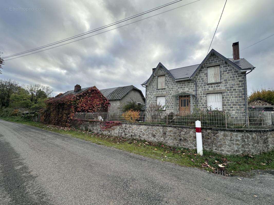 Maison à LA PORCHERIE
