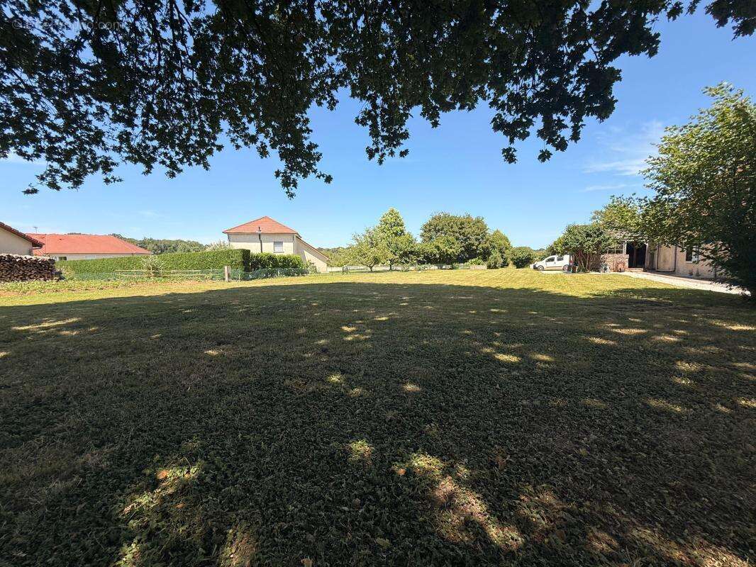 Terrain de 1574 m² constructible - photo 4