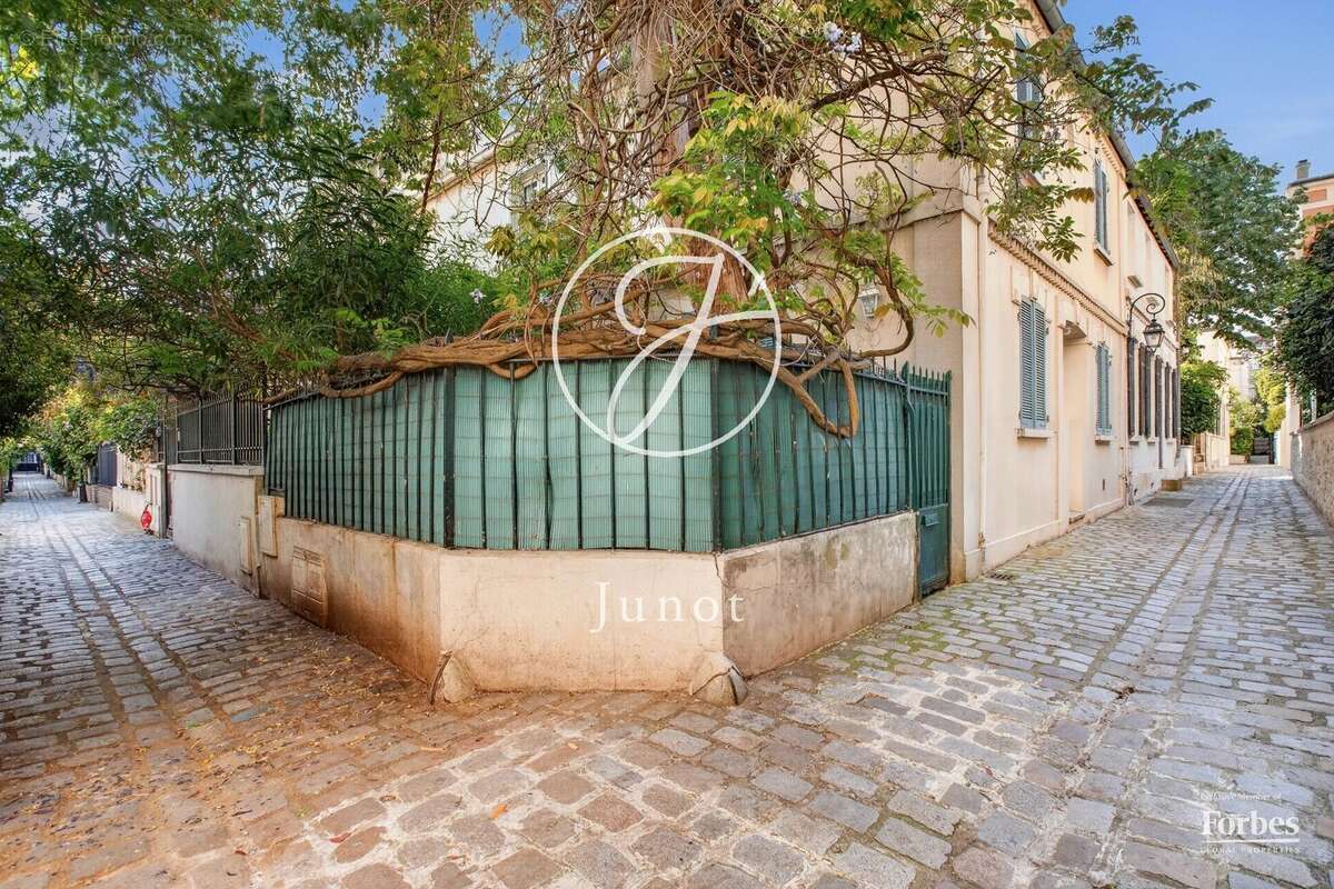 Maison à PARIS-16E