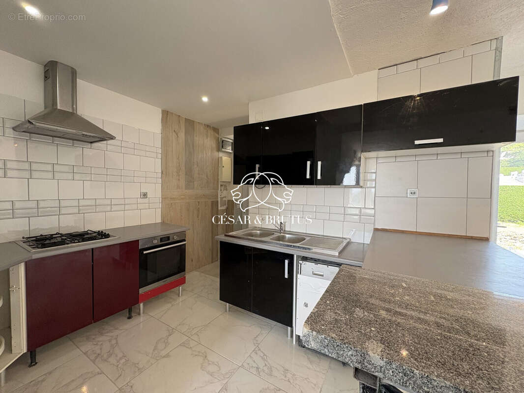 Appartement 80 m² à Le Monastier-Sur-Gazeille  - photo 3