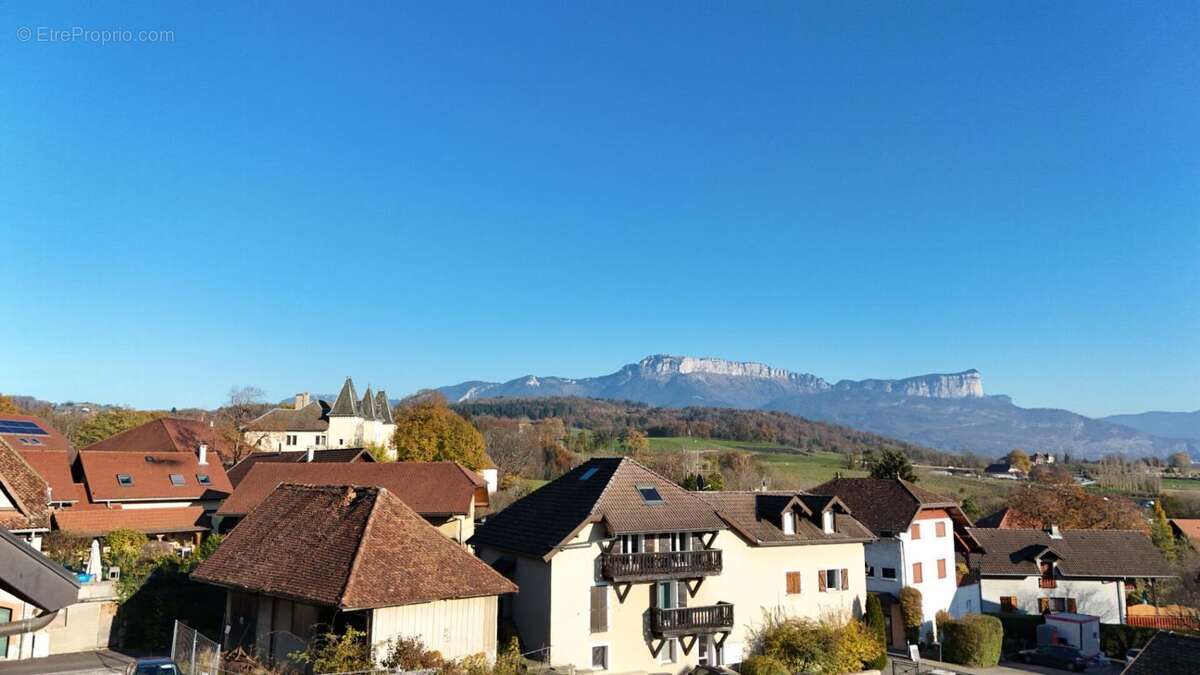 Appartement à PRINGY
