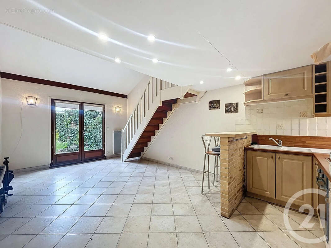 Appartement à SAVIGNY-SUR-CLAIRIS