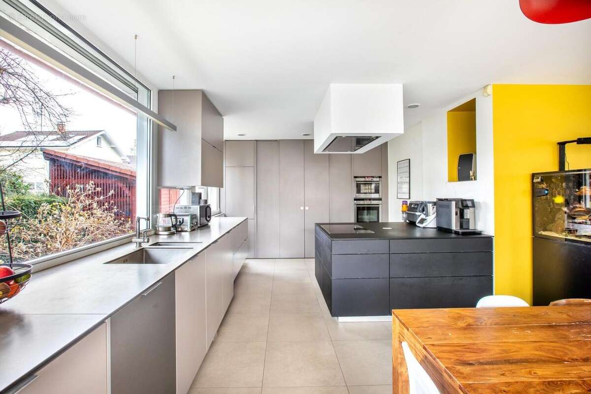 Maison 220 m² à Saint-Louis  - photo 4