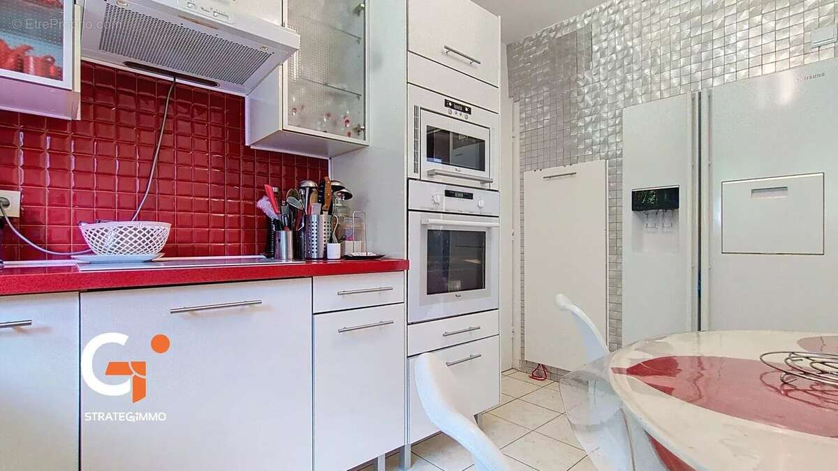 Maison à SAINT-ETIENNE-DU-ROUVRAY