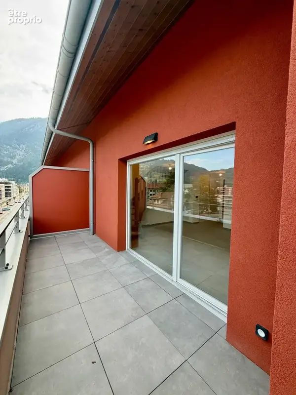 CLUSES CENTRE – T2 duplex prêt à vivre - sans délais - photo 9