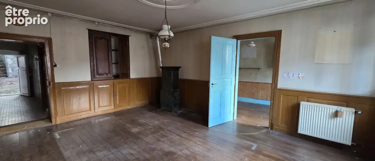 Saales, ancienne maison à rénover, avec dépendance et terrain à l'arrière, beaux espaces. - photo 8