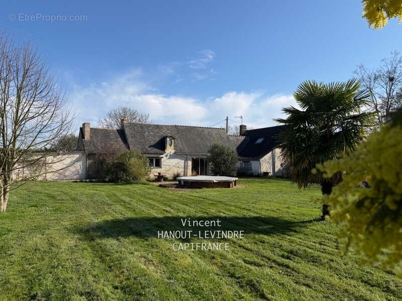 Maison à SOULAIRE-ET-BOURG